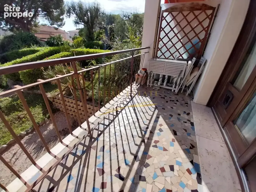 EXCLUSIVITE' !! - ROQUEBRUNE PLATEAU DU CAP MARTIN - Spacieux deux pièces traversant avec balcon, loggia, et cave - photo 11