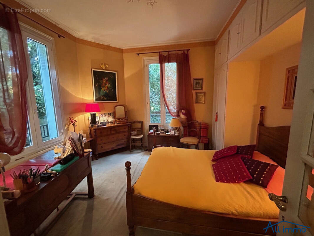 Maison à SAINT-MAUR-DES-FOSSES