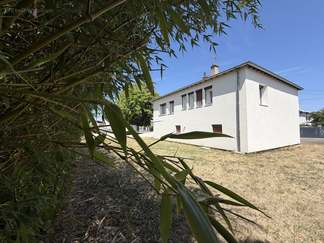 Maison à RIORGES