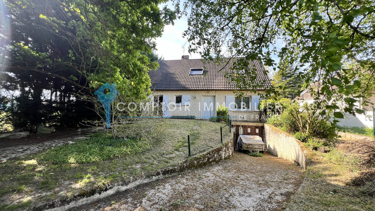 Maison à NAINVILLE-LES-ROCHES