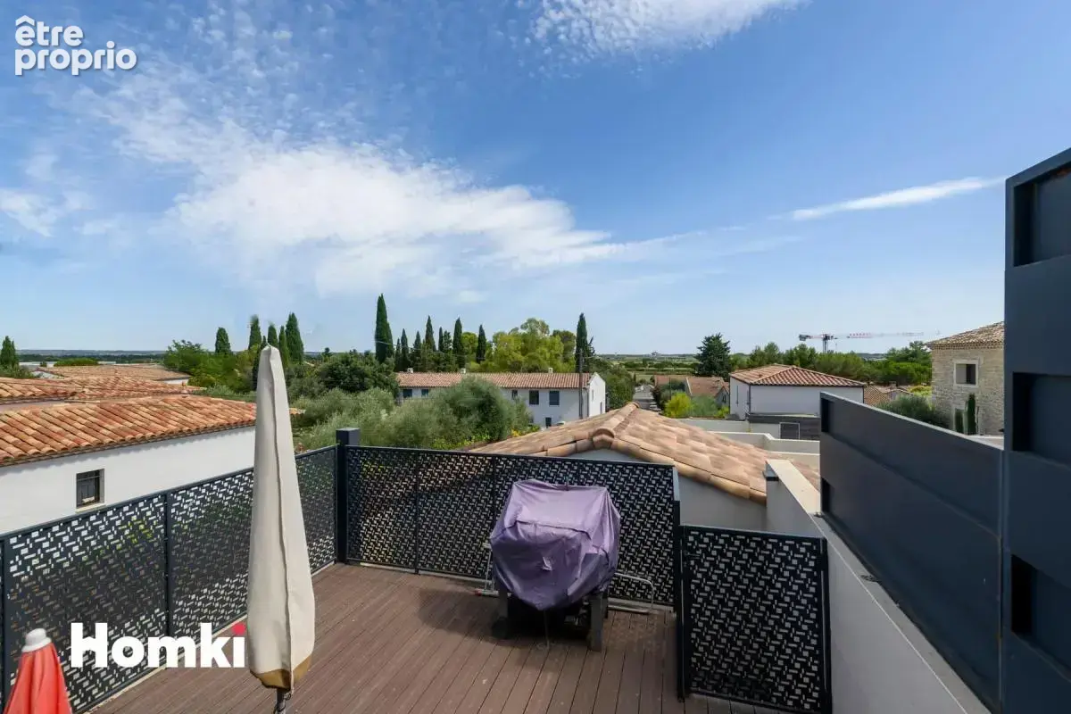 Appartement à GALLARGUES-LE-MONTUEUX