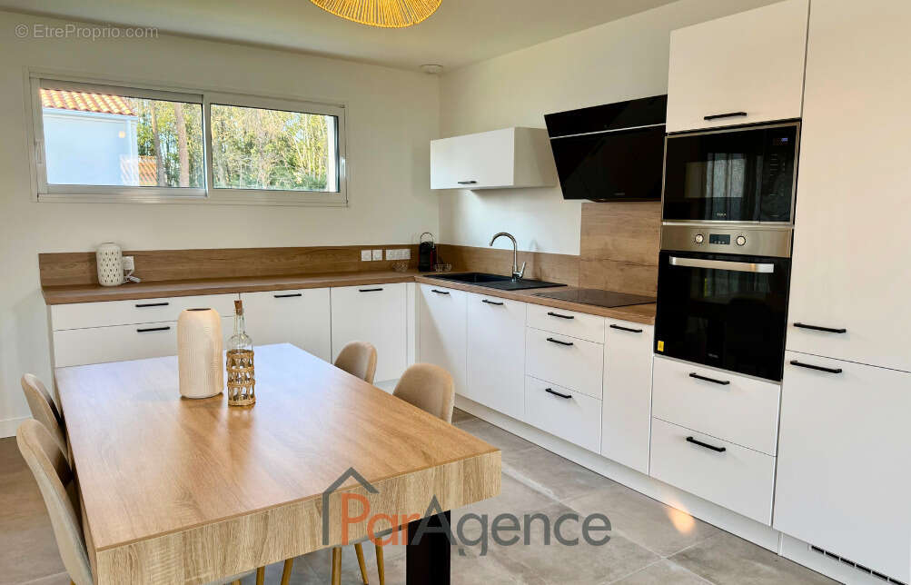 Maison à LES MATHES