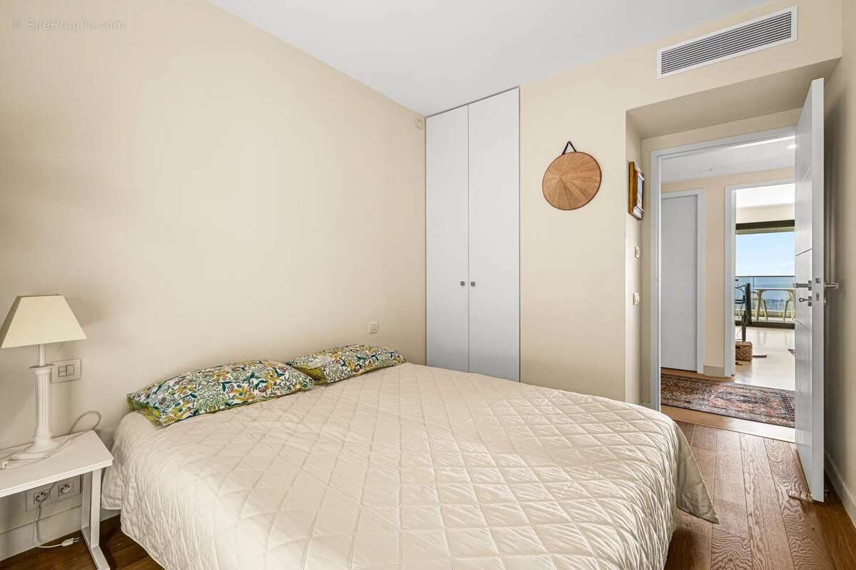 Nice vinaigrier – résidence de prestige "blanche de castille" – 3 pièces de 62 m² – vue mer panoramique & baie des anges – pisci - photo 18