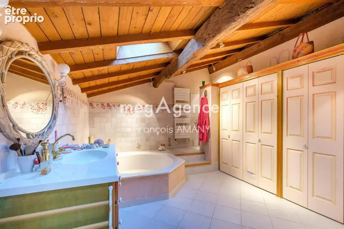 Une maison de charme au cœur de Dommartin - photo 12
