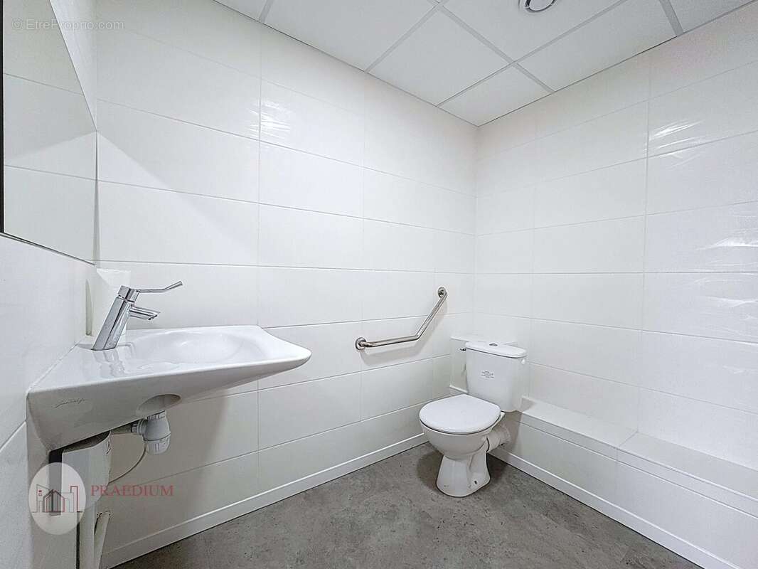 Commerce à SURESNES