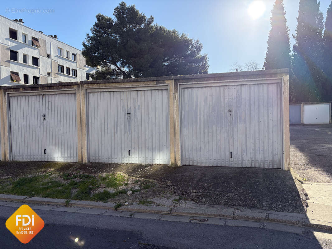 Mas Drevon - lot de 3 garages - photo 2