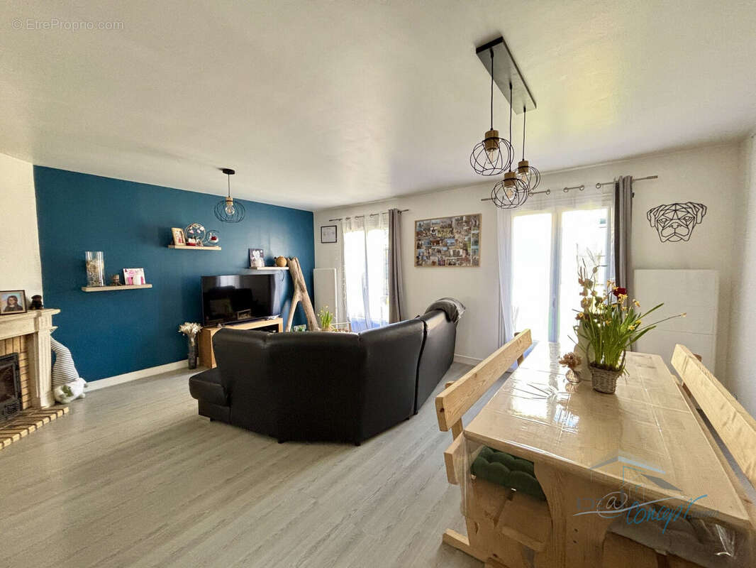 Maison à JANVILLE-SUR-JUINE