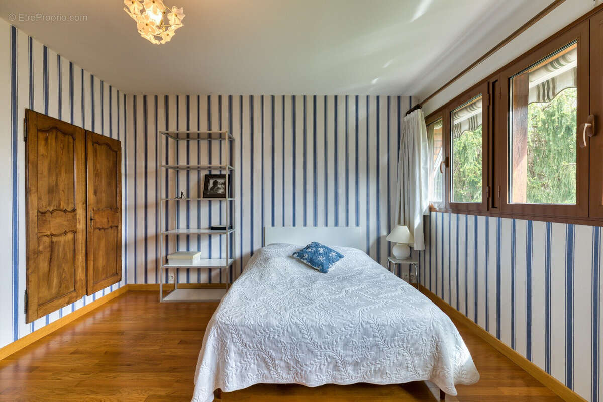 Maison 214 m² à Mont-Saint-Aignan  - photo 3