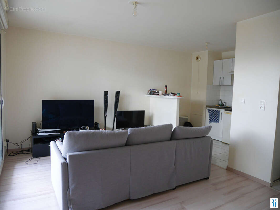 Appartement à LE MESNIL-ESNARD