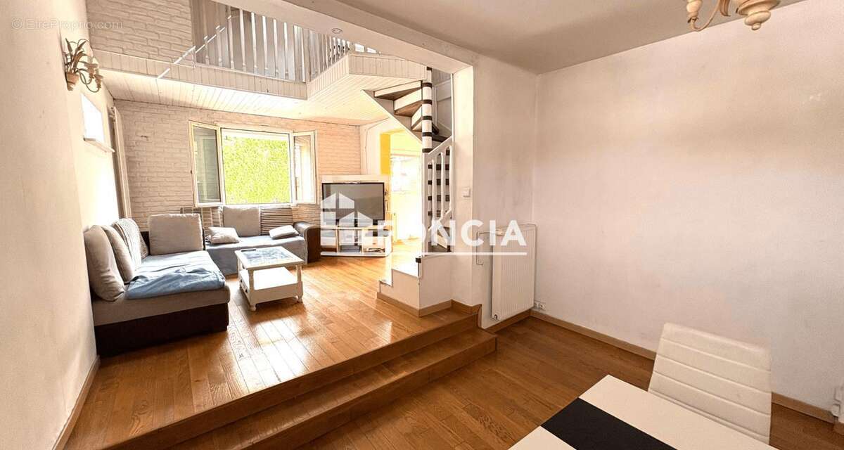 Maison individuelle avec piscine – Le Thillay - photo 4