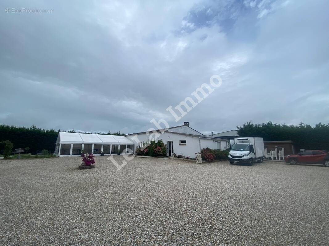 Commerce à OCTEVILLE-SUR-MER