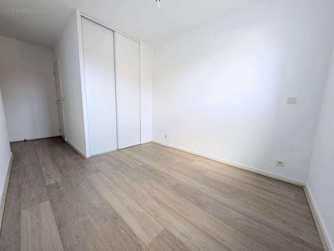 Appartement à SARTROUVILLE