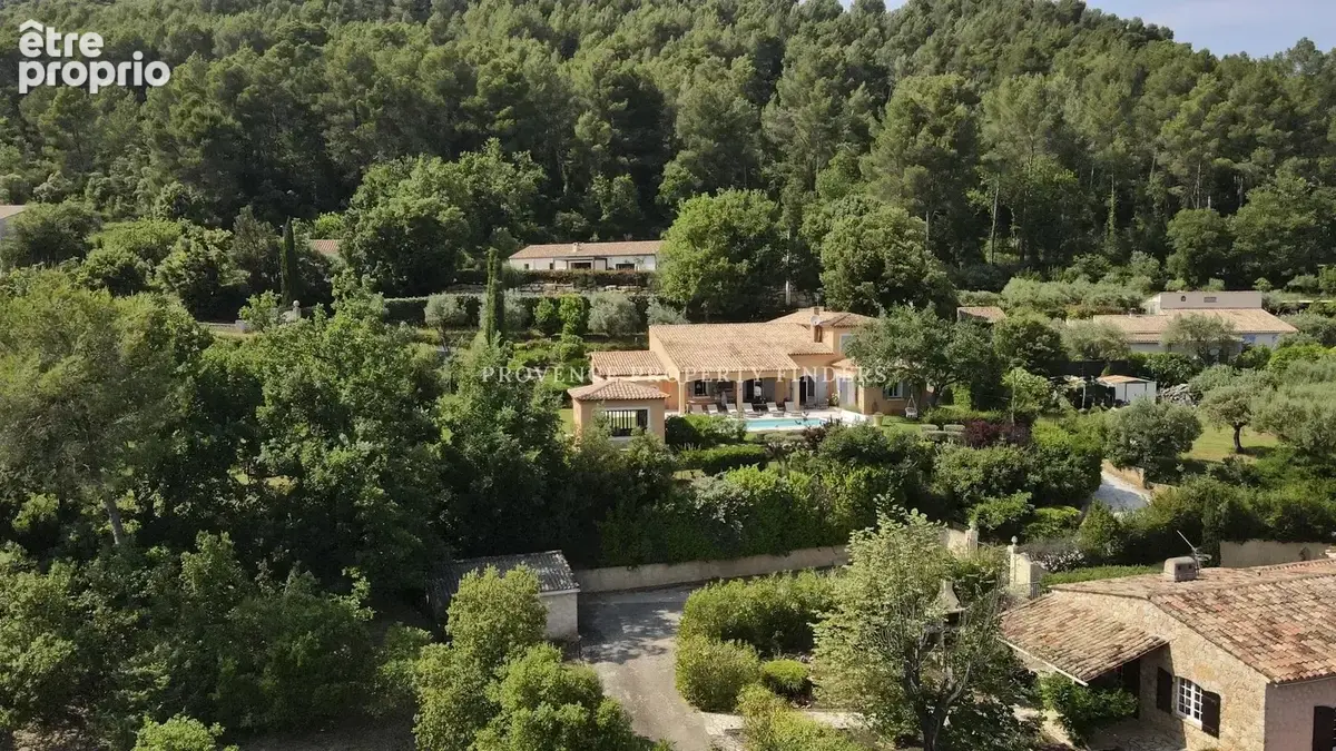 Exclusivité.   Belle maison a Salernes, 6 chambres, Piscine chauffée. - photo 2