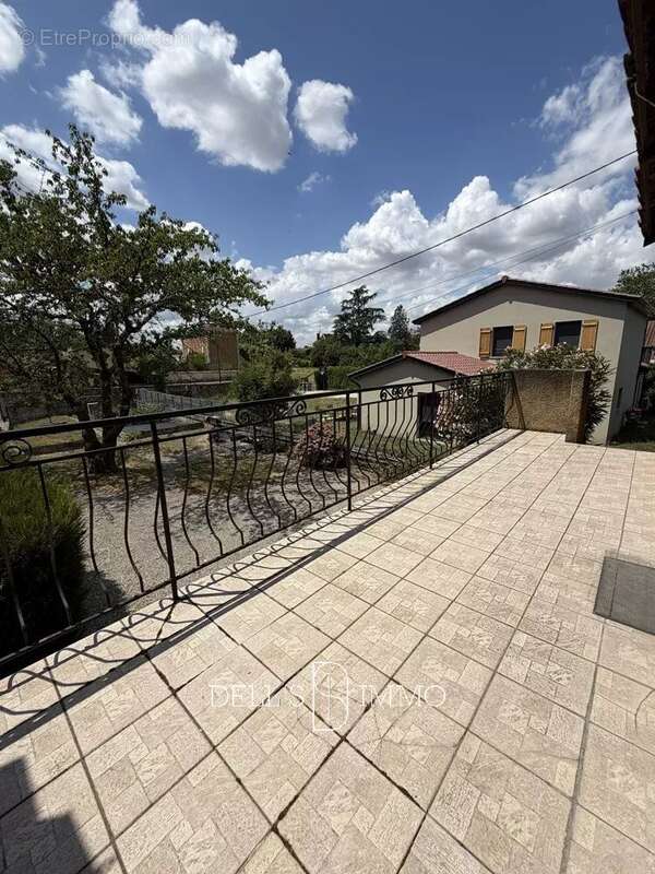 Maison de ville en pierre avec jardin - photo 2
