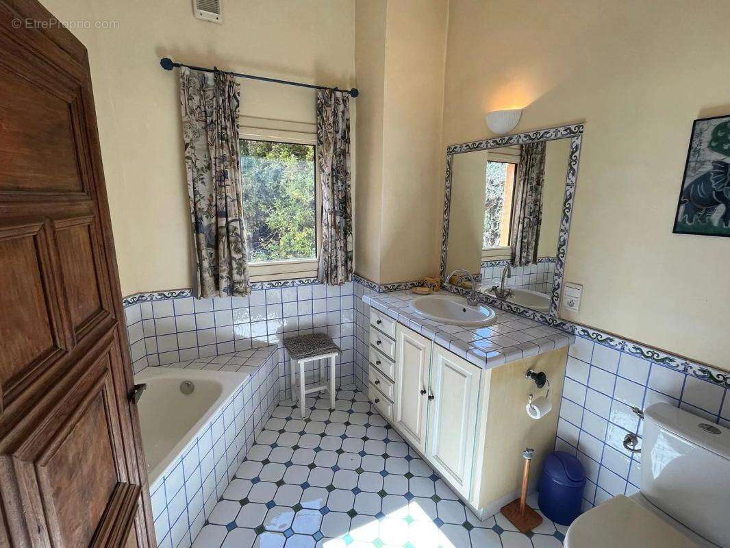 Maison à MOUANS-SARTOUX