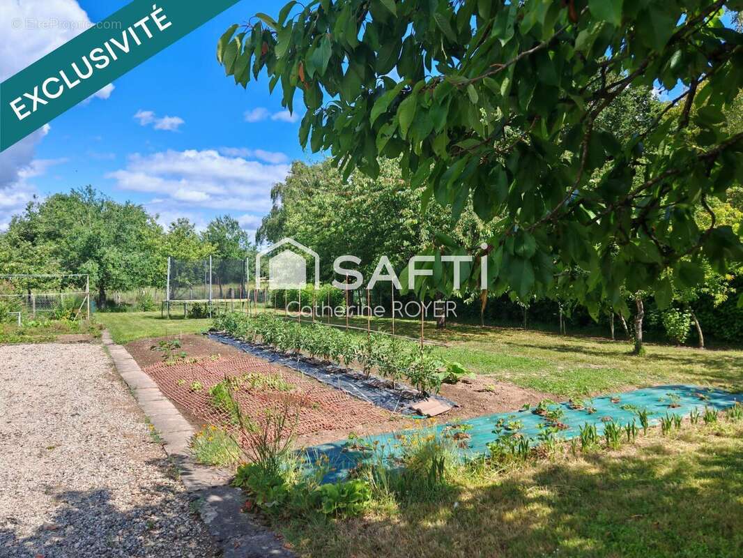 Maison 136 m² à La Chapelle-Saint-Sauveur  - photo 7