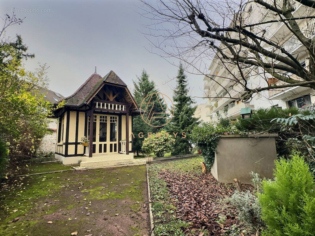 Appartement à SAINT-MAUR-DES-FOSSES