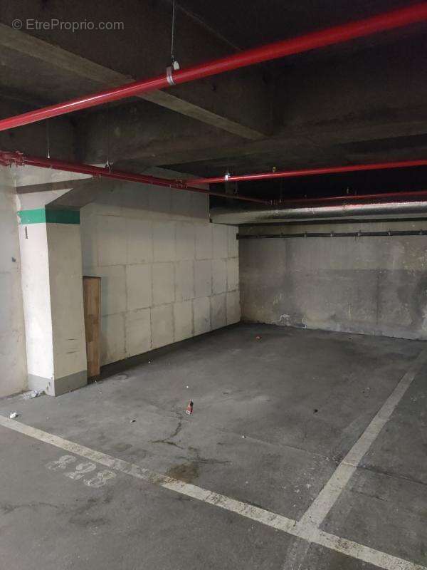 Parking à COURBEVOIE
