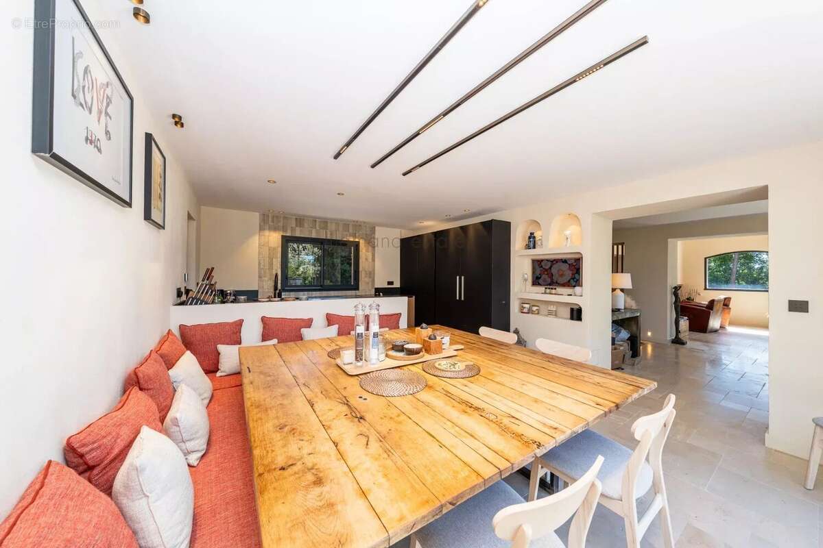Maison à MOUGINS
