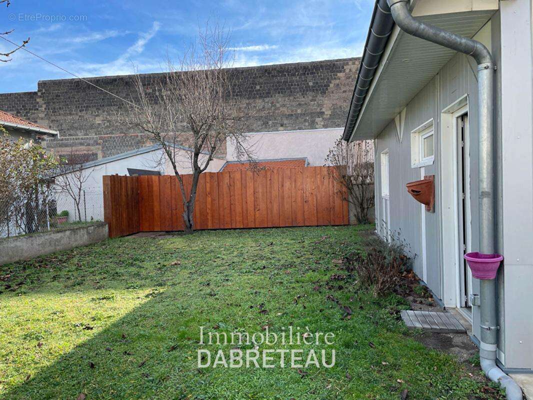 Riorges Maison de 154 m2 en parfait état - photo 14