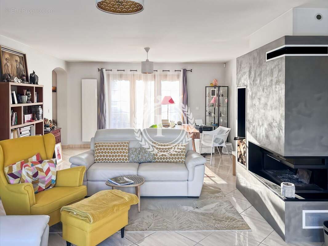 Maison à GARANCIERES