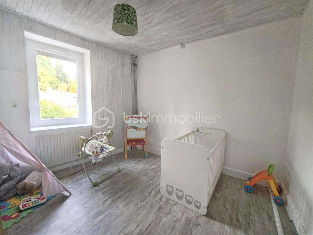 Maison à NOIRETABLE