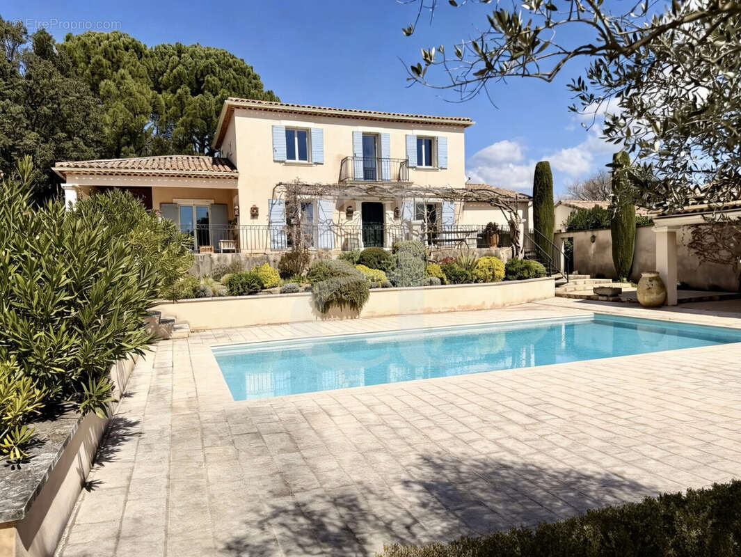 Maison à SUZE-LA-ROUSSE