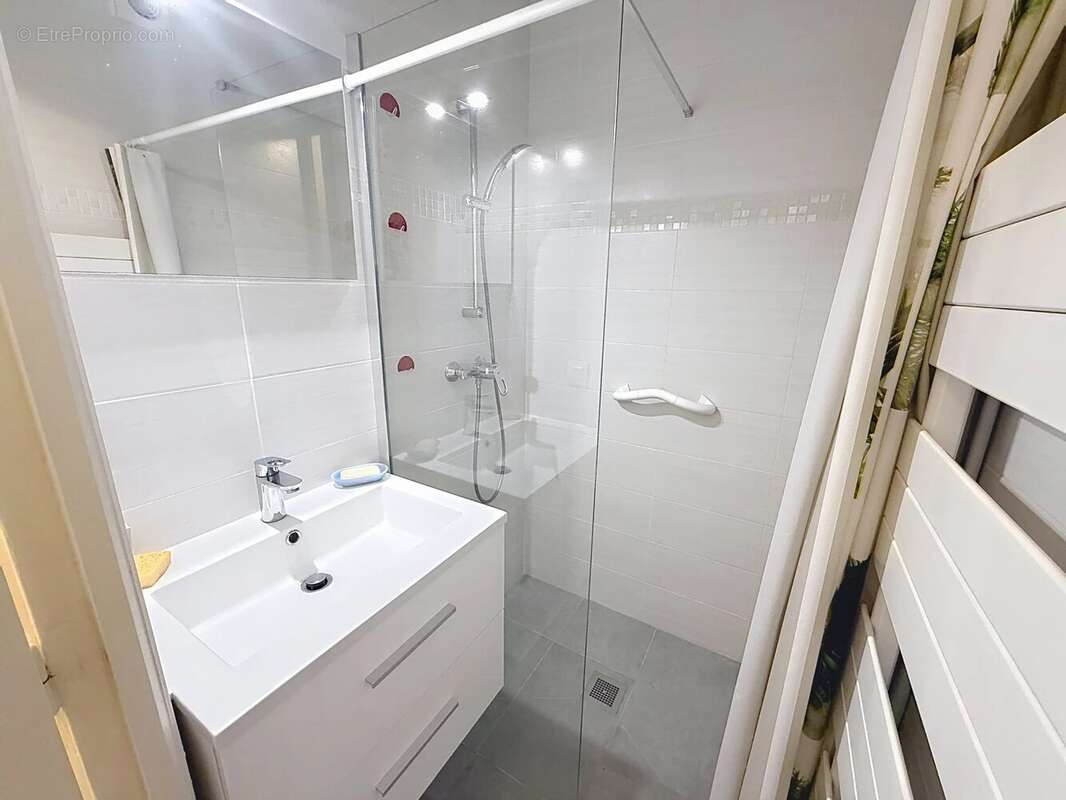 Cannes tassigny : residence seniors grand 2 pieces refait neuf - photo 17