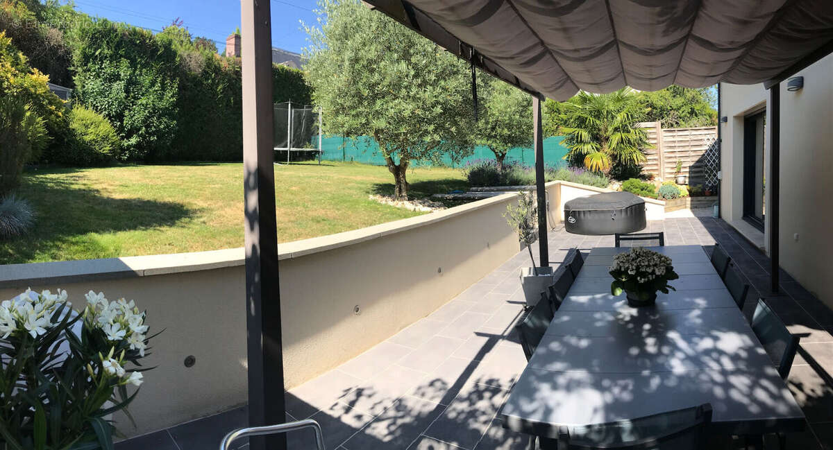 Vauhallan - Maison de 3 chambres + bureau avec terrasse et jardin - photo 2