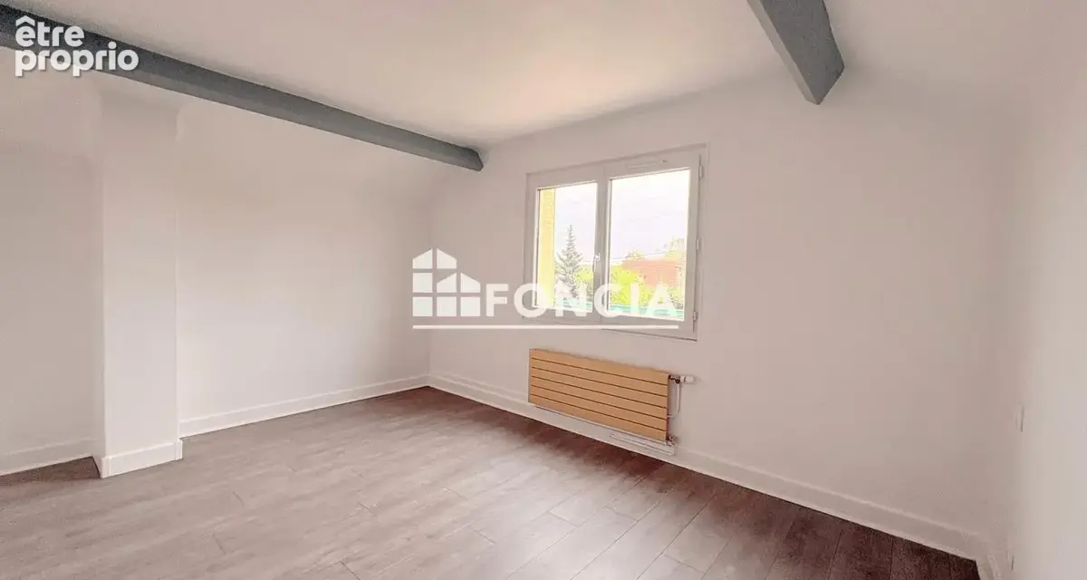 Maison avec sous-sol total, grand terrain clos et gare à proximité ! - photo 12