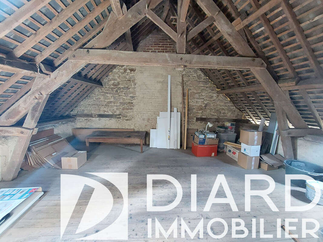 Maison à DOMALAIN