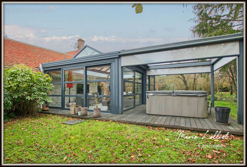 Propriété Pierres apparentes, 242m², 5 chambres, Dortoir enfant et mezzanine, Loiret, Piscine, Jacuzzi, Terrain de tennis, Garag - photo 28