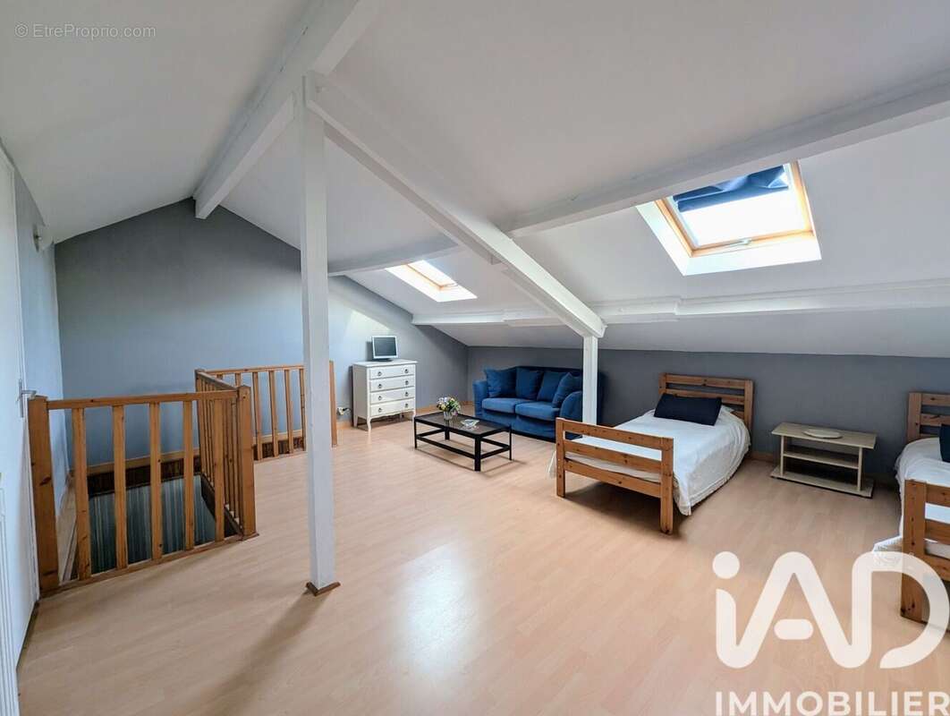 Maison 83 m² à Trappes  - photo 5