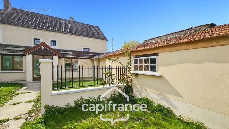 Maison familiale proche Dammartin-en-Goële entièrement rénovée- 115 m² -jardin-Au calme - photo 5