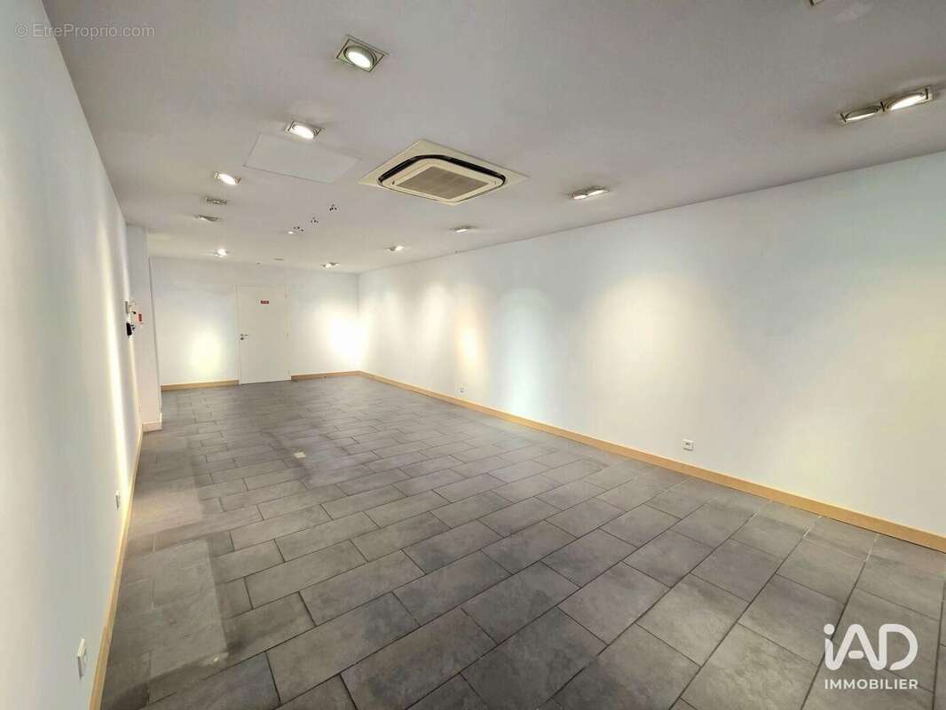 Photo 7 - Commerce à BAGNOLS-SUR-CEZE