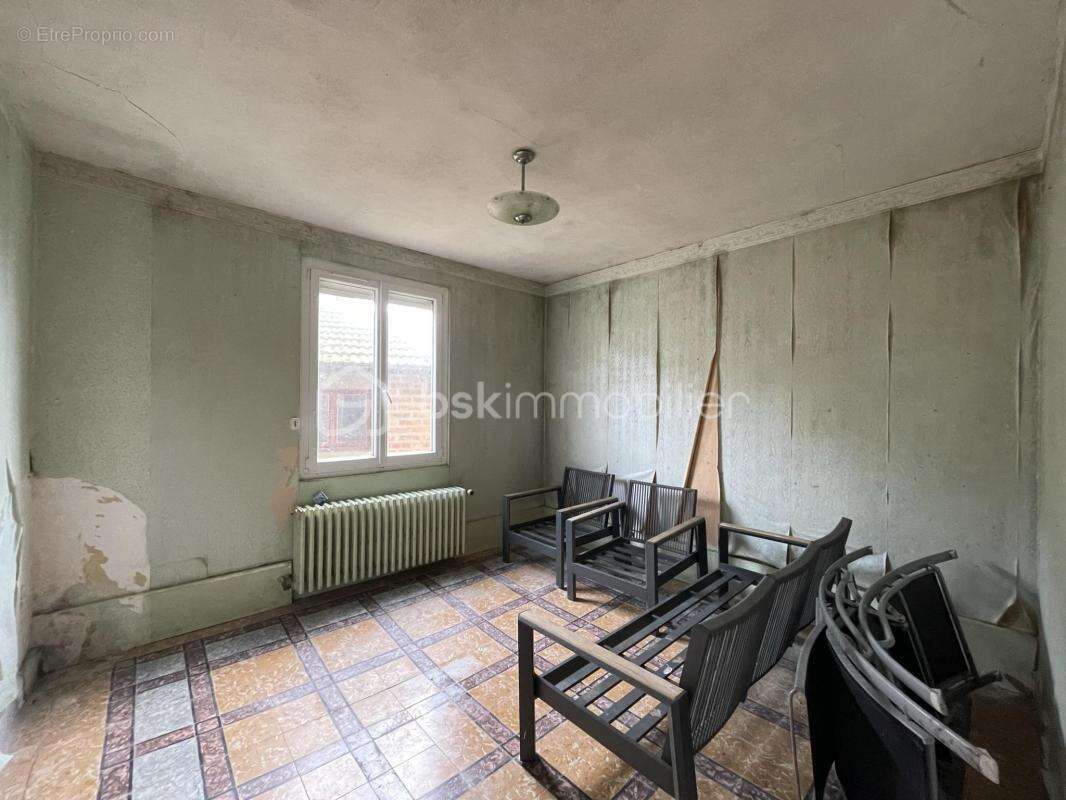 Maison à GIFFAUMONT-CHAMPAUBERT