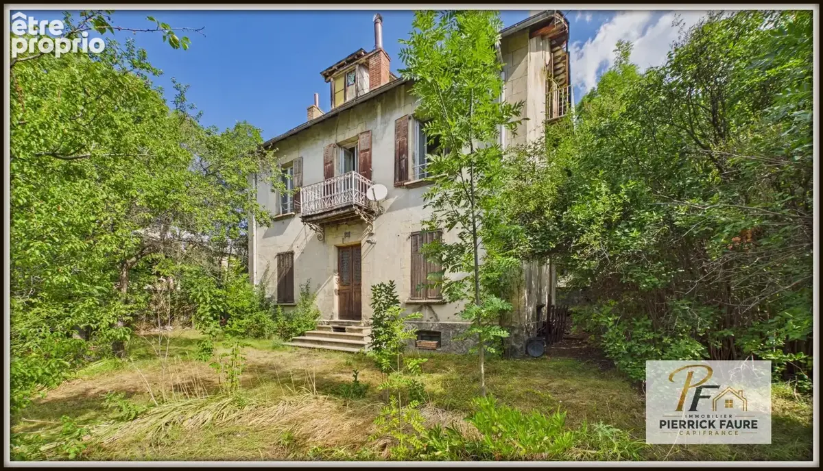 BRIANÇON – Maison historique de 193,67 m² à rénover, jardin arboré et vue montagne - photo 14