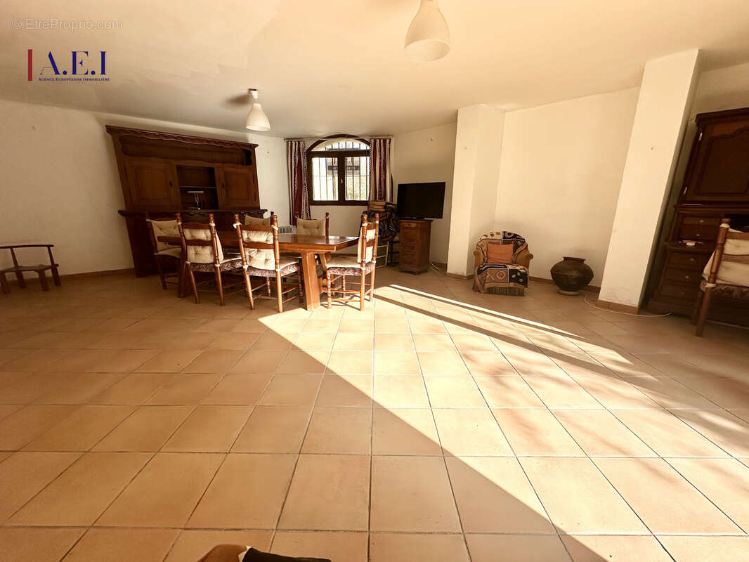 Appartement à SIX-FOURS-LES-PLAGES