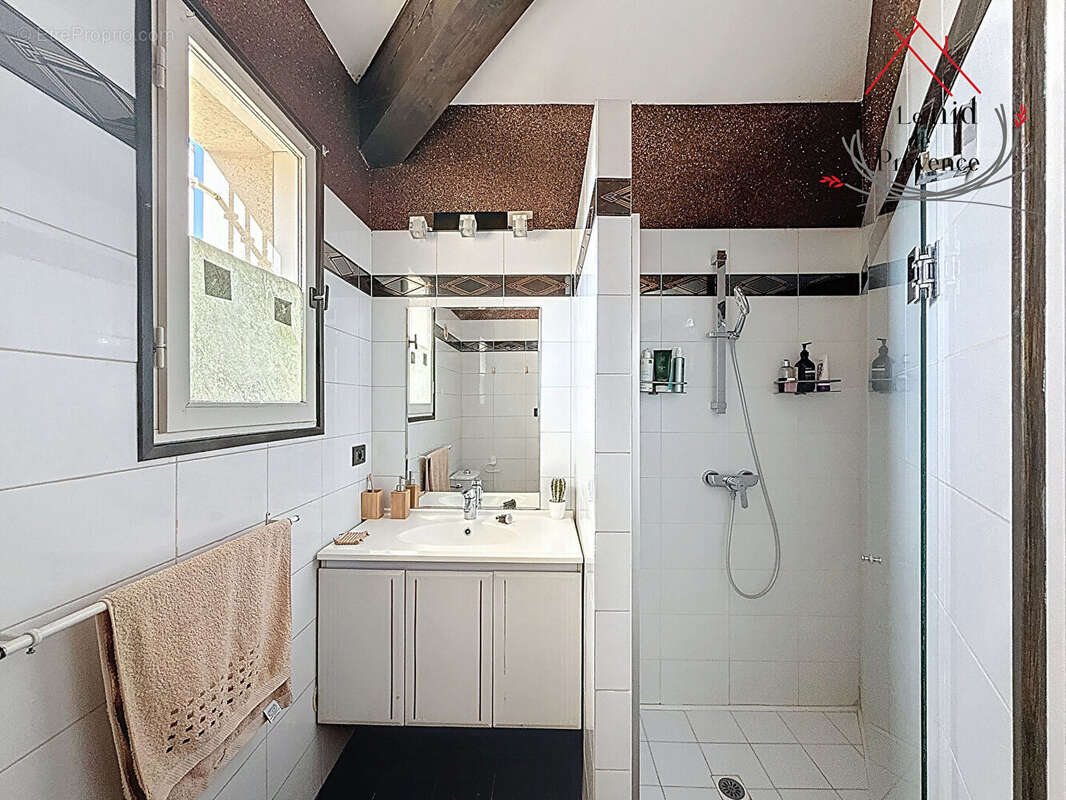 Maison à SAINT-SATURNIN-LES-AVIGNON