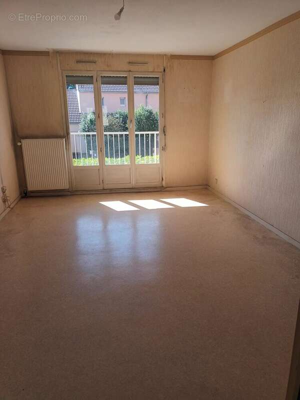 Appartement à MONTCEAU-LES-MINES