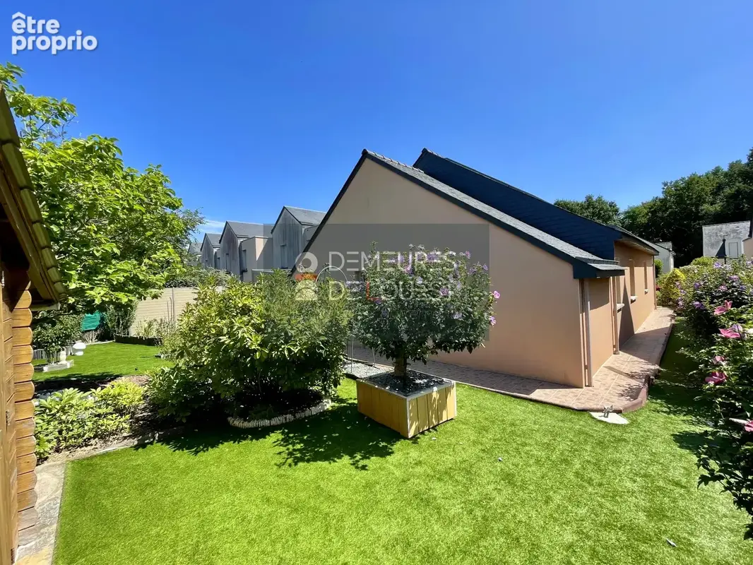 PACÉ — Maison de plain-pied 141 m2 — 3 chambres & jardin paysagé - photo 2