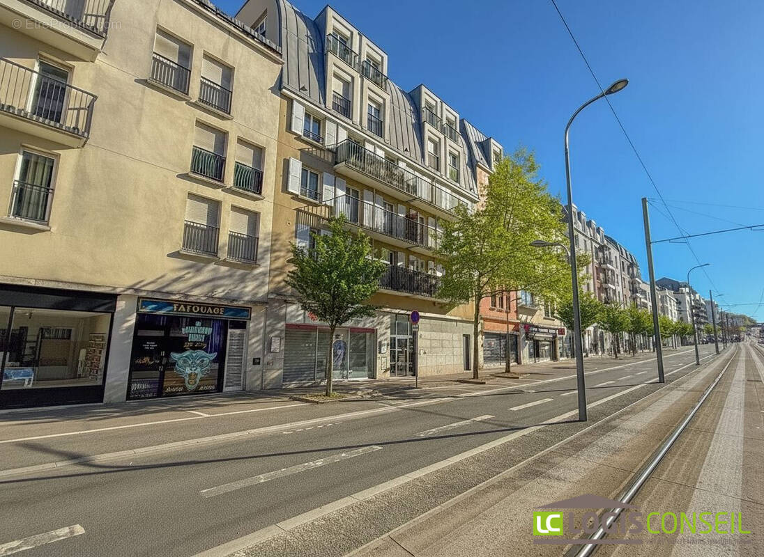 Commerce à CHATILLON