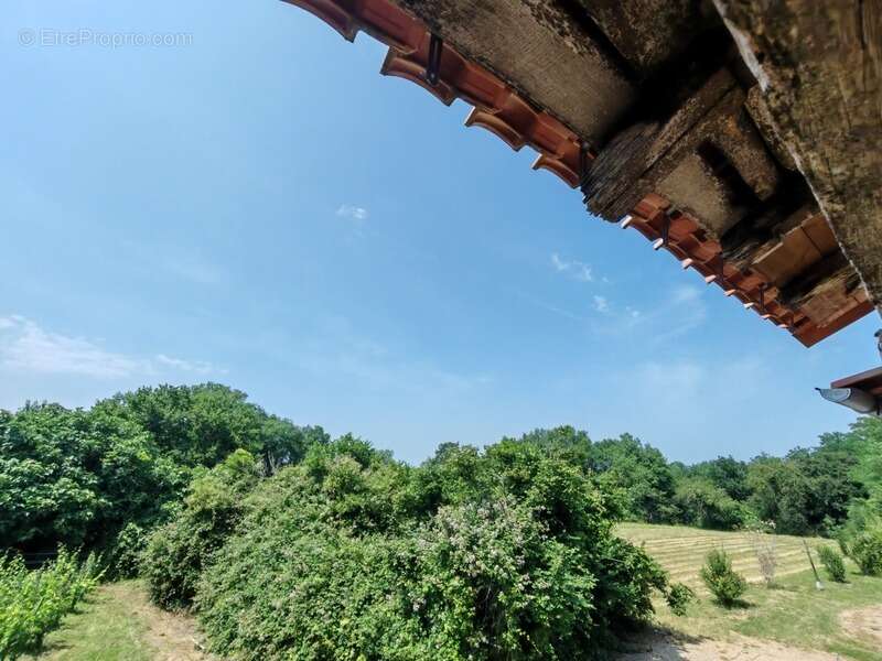 Maison à MOULIETS-ET-VILLEMARTIN