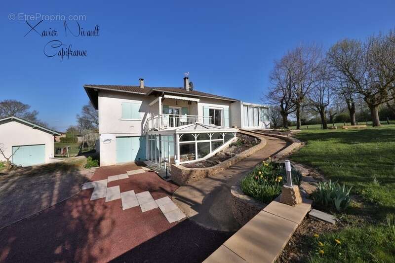 Maison à PONT-DE-VAUX