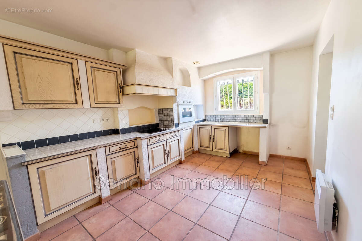 Maison 109 m² à Rognonas  - photo 4