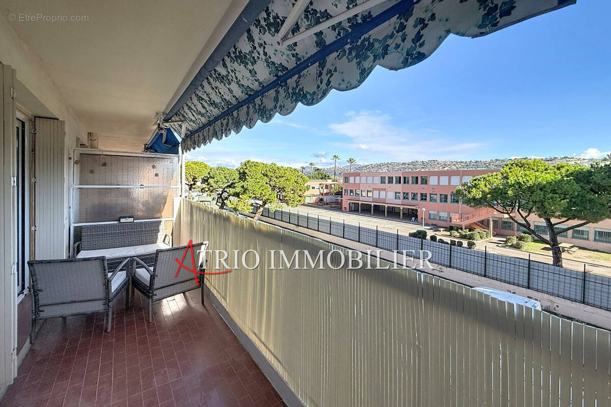 Appartement à SAINT-LAURENT-DU-VAR