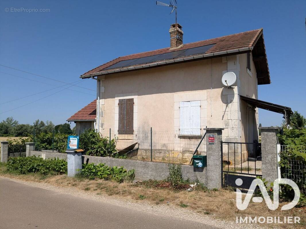 Photo 1 - Maison à GURGY