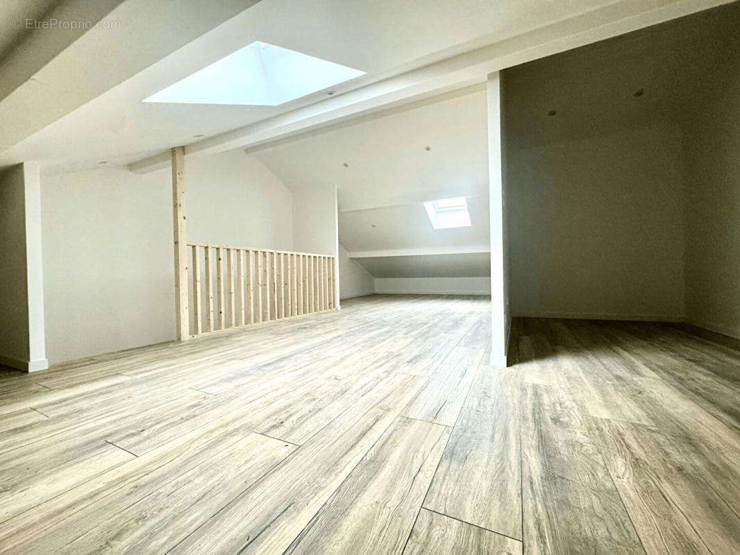 Appartement à SEREZIN-DU-RHONE