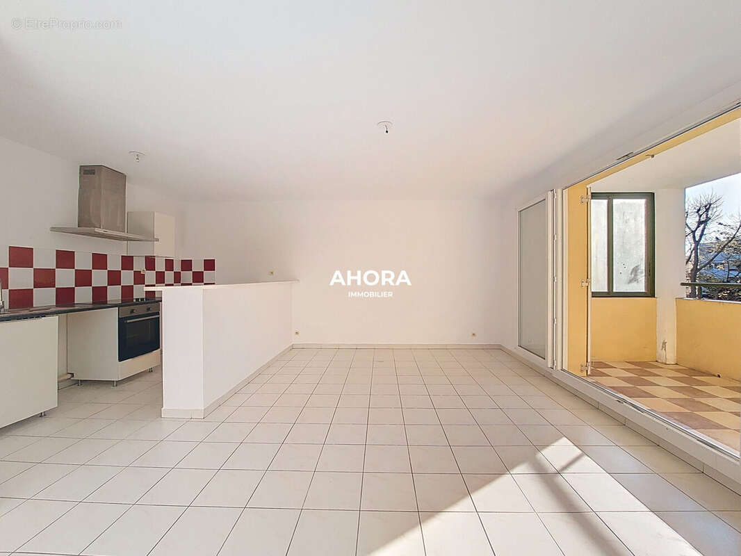Appartement à MARSEILLE-9E