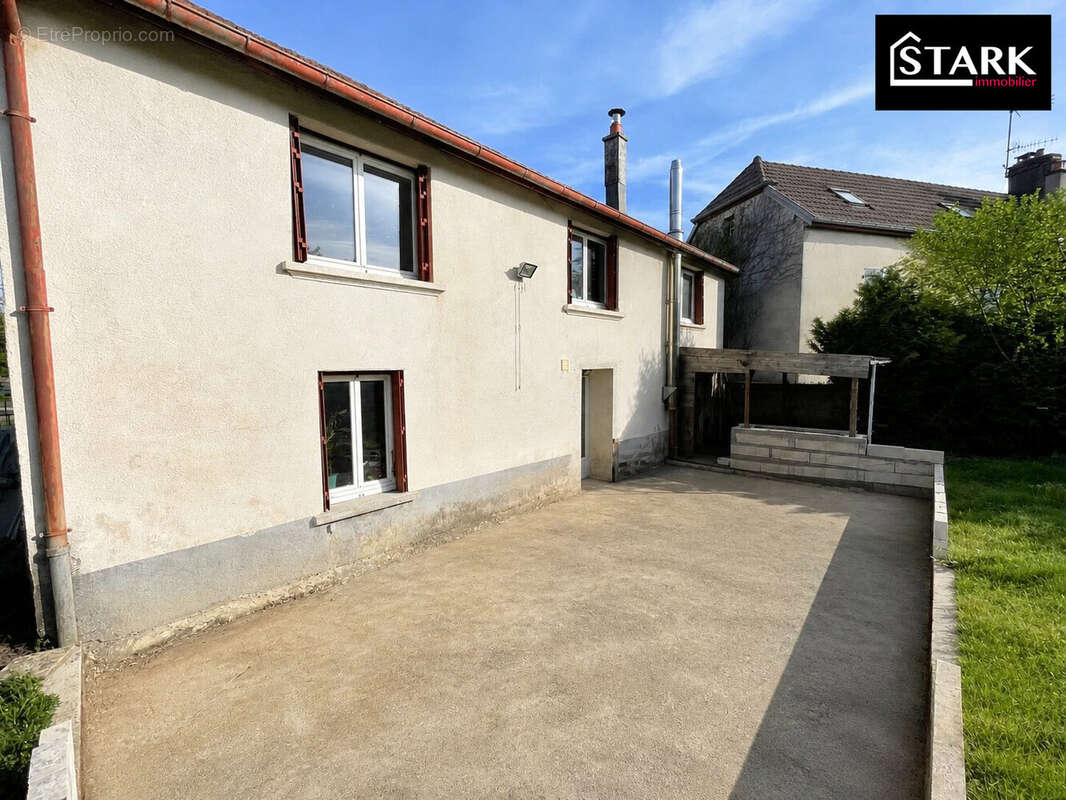 Maison à AMBLANS-ET-VELOTTE